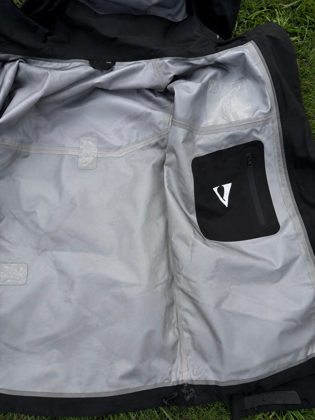 SHELL JACKET - BLACK